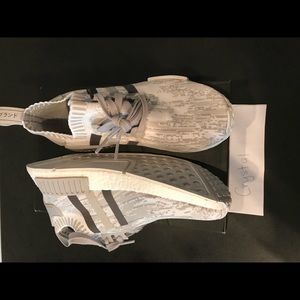 NMD_R1 PRIMEKNIT SHOES 
US Size: 8 women’s
Grey